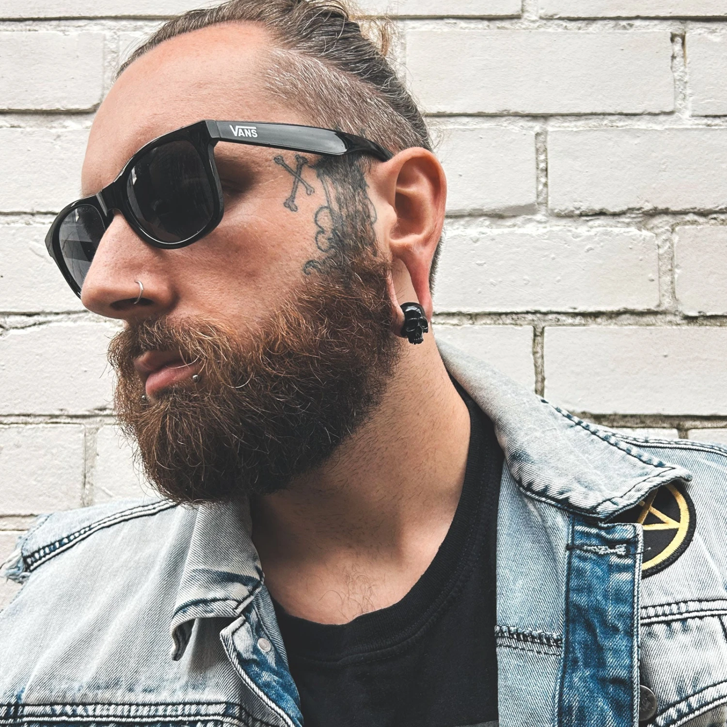 3D Skull Black PVD Saddle Ear Weight Hanger 4 3D Skull Black PVD Saddle Ear Weight Hanger - Image 2