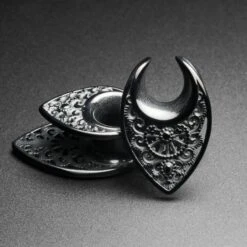 Black PVD Regal Shield Saddle Ear Weight