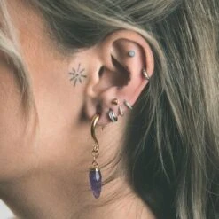 Amethyst Faceted Pendant With Gold PVD Hook Mini Ear Weight 8 Amethyst Faceted Pendant With Gold PVD Hook Mini Ear Weight -Stretch It Body Jewellery amethyst faceted pendant with gold pvd hook mini ear weight model shot close up