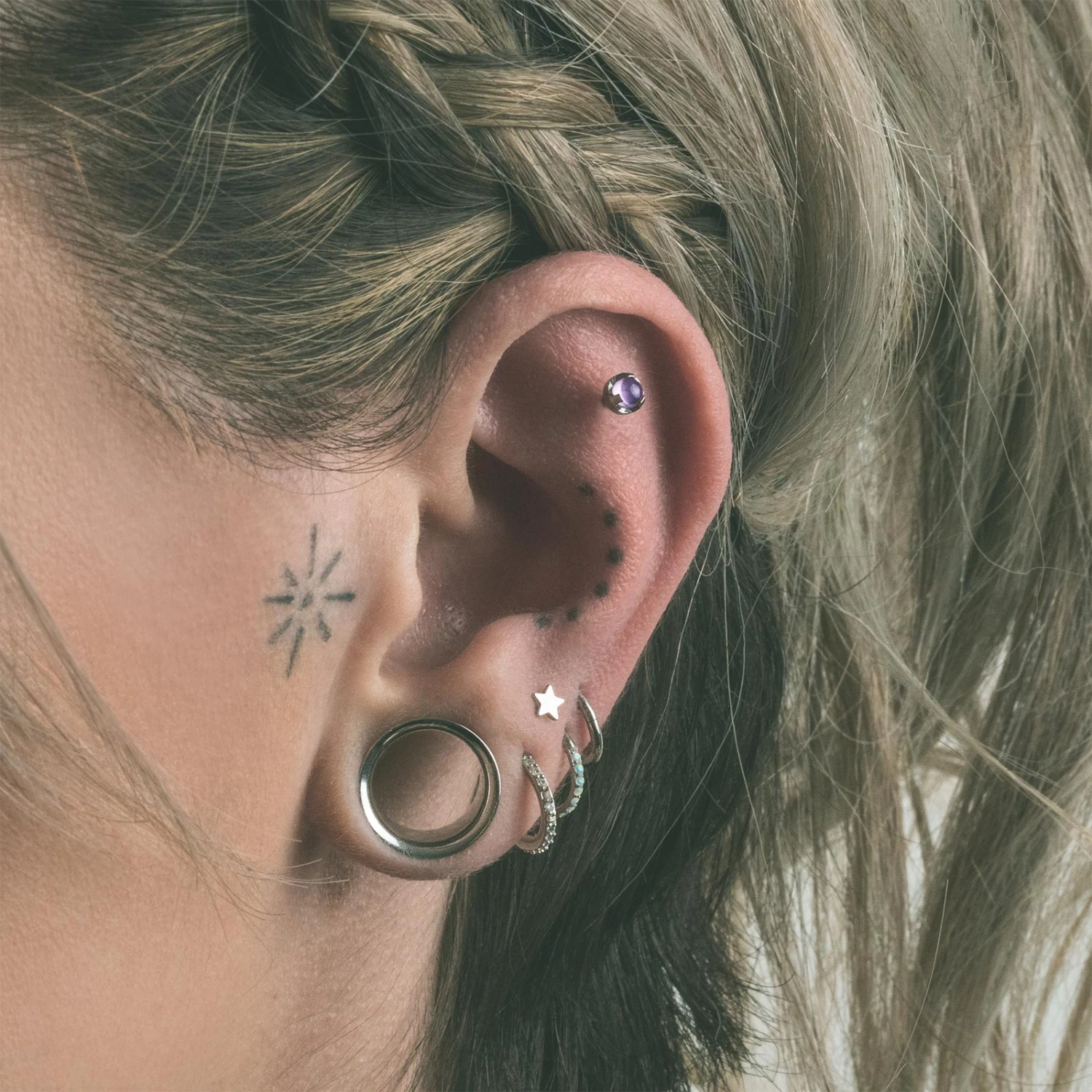 Three Prong Amethyst & Titanium Threadless Top 4 Three Prong Amethyst & Titanium Threadless Top - Image 2