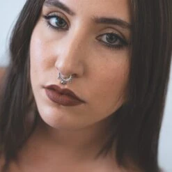 Bejewelled Triple Trinity Dot Titanium Septum Clicker -Stretch It Body Jewellery bejewelled triple trinity dot titanium septum clicker model shot