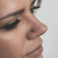 Bezel Set Black Jewelled Titanium Threadless Top -Stretch It Body Jewellery bezel set black jewelled titanium threadless top model shot