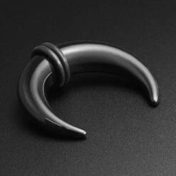 Black Acrylic Pincher