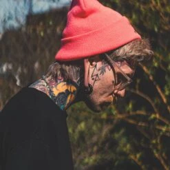 Black PVD Magnetic Circle Ear Weight -Stretch It Body Jewellery black pvd magnetic circle ear weight model shot side shot