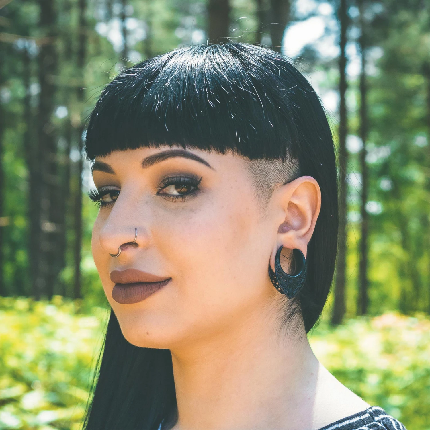 Black PVD Regal Shield Saddle Ear Weight 4 Black PVD Regal Shield Saddle Ear Weight - Image 2