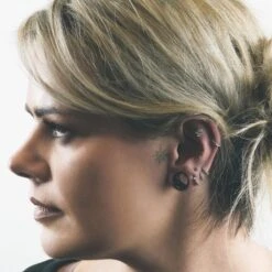 Single Flare Essential Tunnels Bundle -Stretch It Body Jewellery black pvd single flare model shot 7191bdf2 3bef 4222 81c4 2a16ec5d1d70