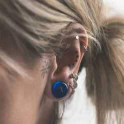 Blue Glass Single Flare Convex Plug 8 Blue Glass Single Flare Convex Plug -Stretch It Body Jewellery blue glass single flare convex plug model shot