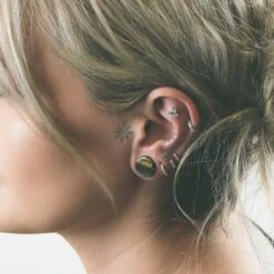 Tiger's Eye Double Flare Plug Bundle -Stretch It Body Jewellery blue tigers eye double flare plug model shot 1a02a9e8 cb1b 4fc0 9931 2d28d3e44af5