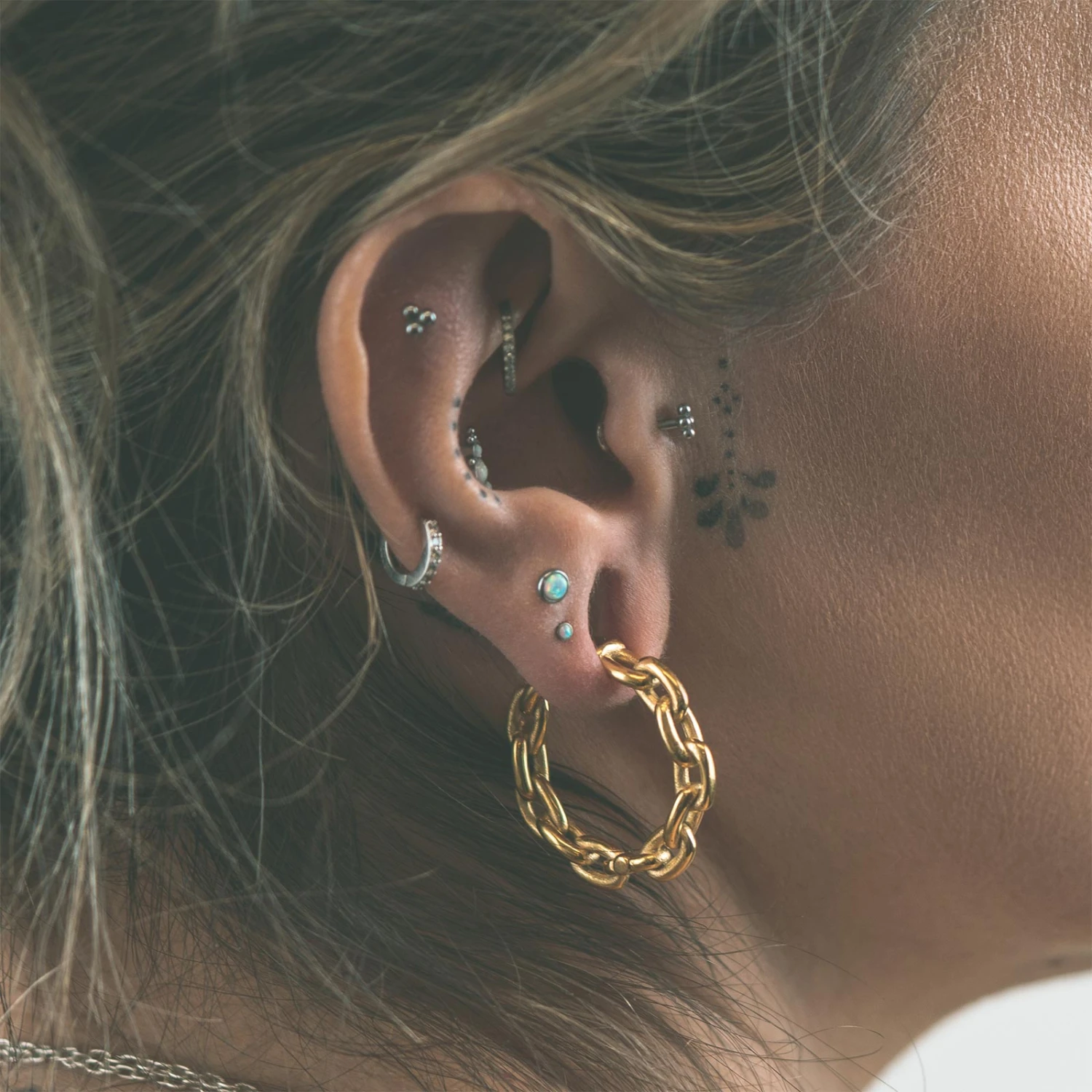 Cable Chain Hoop Gold PVD Magnetic Ear Weight 6 Cable Chain Hoop Gold PVD Magnetic Ear Weight - Image 4