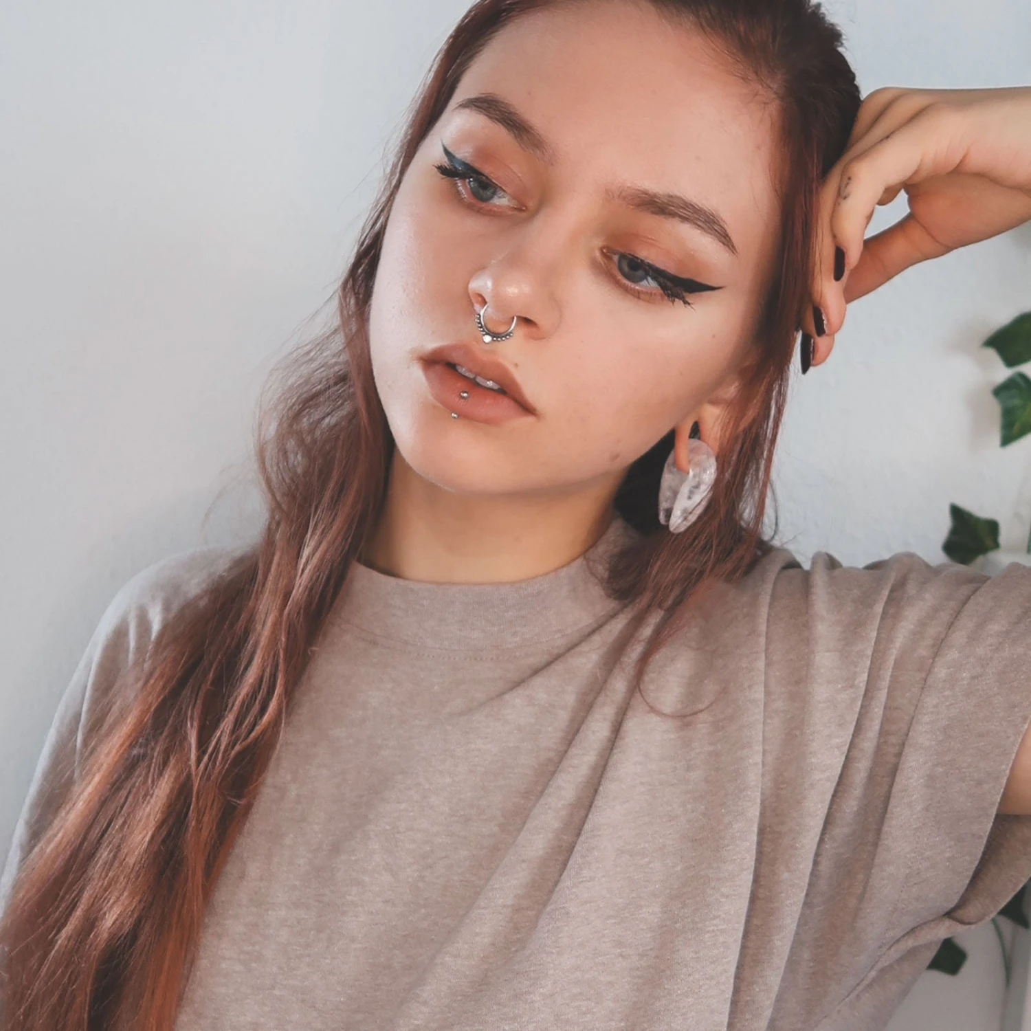 Cloudy Quartz Keyhole Stone Ear Weights 5 Cloudy Quartz Keyhole Stone Ear Weights - Image 3