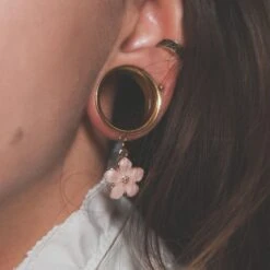 Design Your Own Dangles Gold PVD Internally Threaded Double Flare Tunnels -Stretch It Body Jewellery design your own dangles gold pvd internally threaded double flare tunnels model shot close up 0fc8635e b339 47c3 bb55 b10ca51b7335