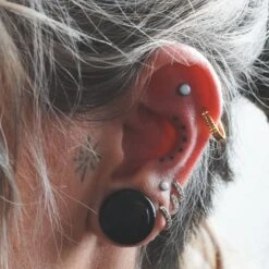 Double Pyramid Gold PVD Titanium Hinged Segment Ring -Stretch It Body Jewellery double pyramid gold pvd titanium hinged segment ring model shot