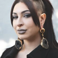 Druzy Black Agate With Gold PVD Hook Ear Weight 9 Druzy Black Agate With Gold PVD Hook Ear Weight -Stretch It Body Jewellery druzy black agate with gold pvd hook ear weight model shot