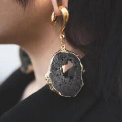 Druzy Black Agate With Gold PVD Hook Ear Weight 10 Druzy Black Agate With Gold PVD Hook Ear Weight -Stretch It Body Jewellery druzy black agate with gold pvd hook ear weight model shot close up