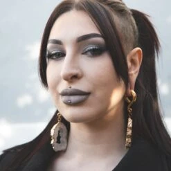 Druzy White Agate With Gold PVD Hook Ear Weight 9 Druzy White Agate With Gold PVD Hook Ear Weight -Stretch It Body Jewellery druzy white agate with gold pvd hook ear weight model shot