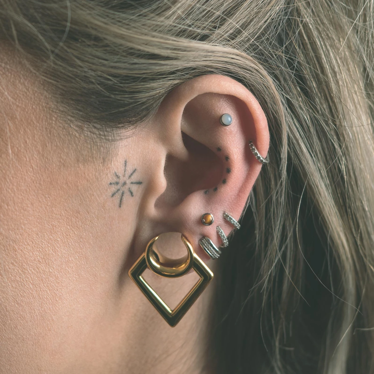 Geometric Diamond Hanger Gold PVD Saddle Ear Weight 4 Geometric Diamond Hanger Gold PVD Saddle Ear Weight - Image 2