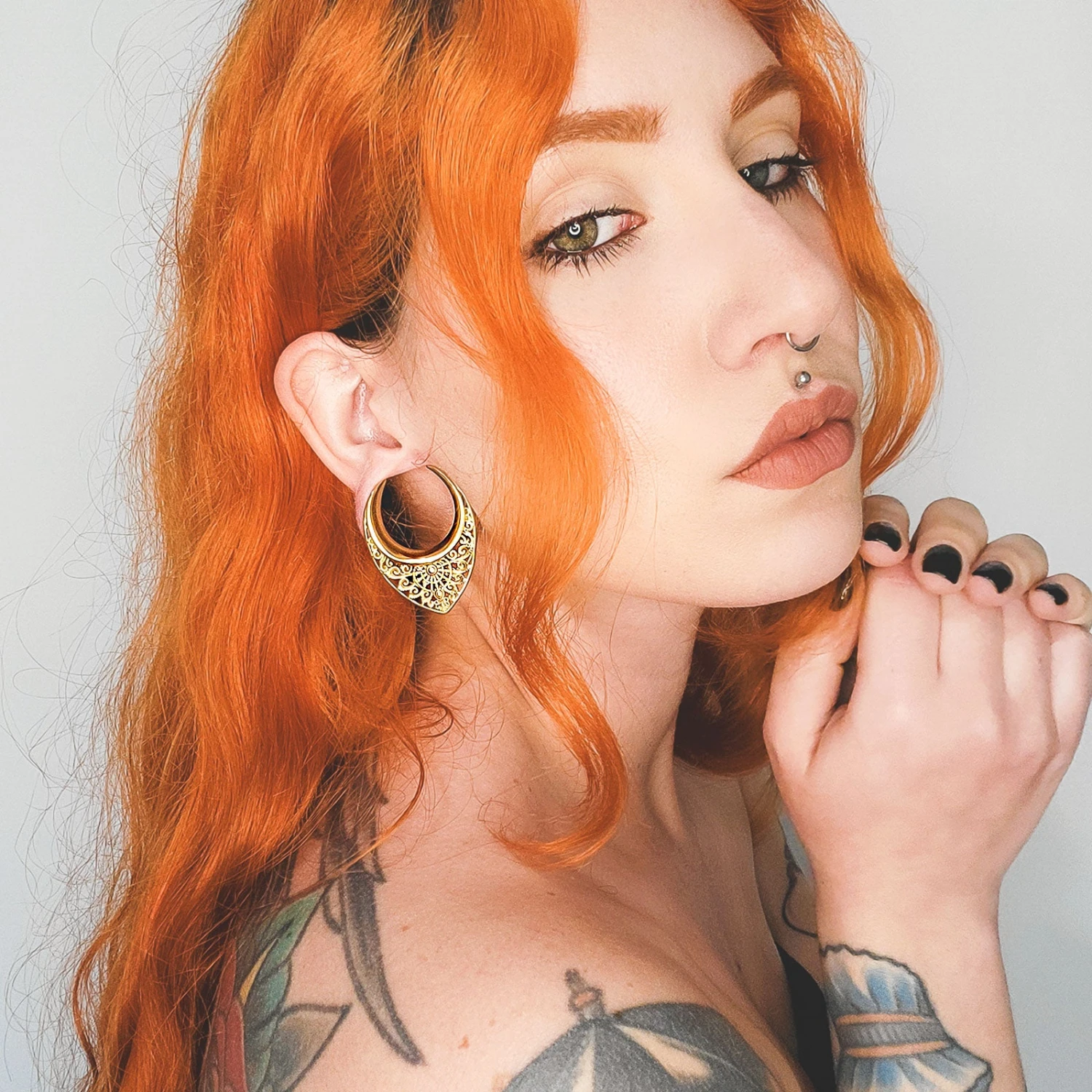 Gold PVD Regal Shield Saddle Ear Weight 4 Gold PVD Regal Shield Saddle Ear Weight - Image 2