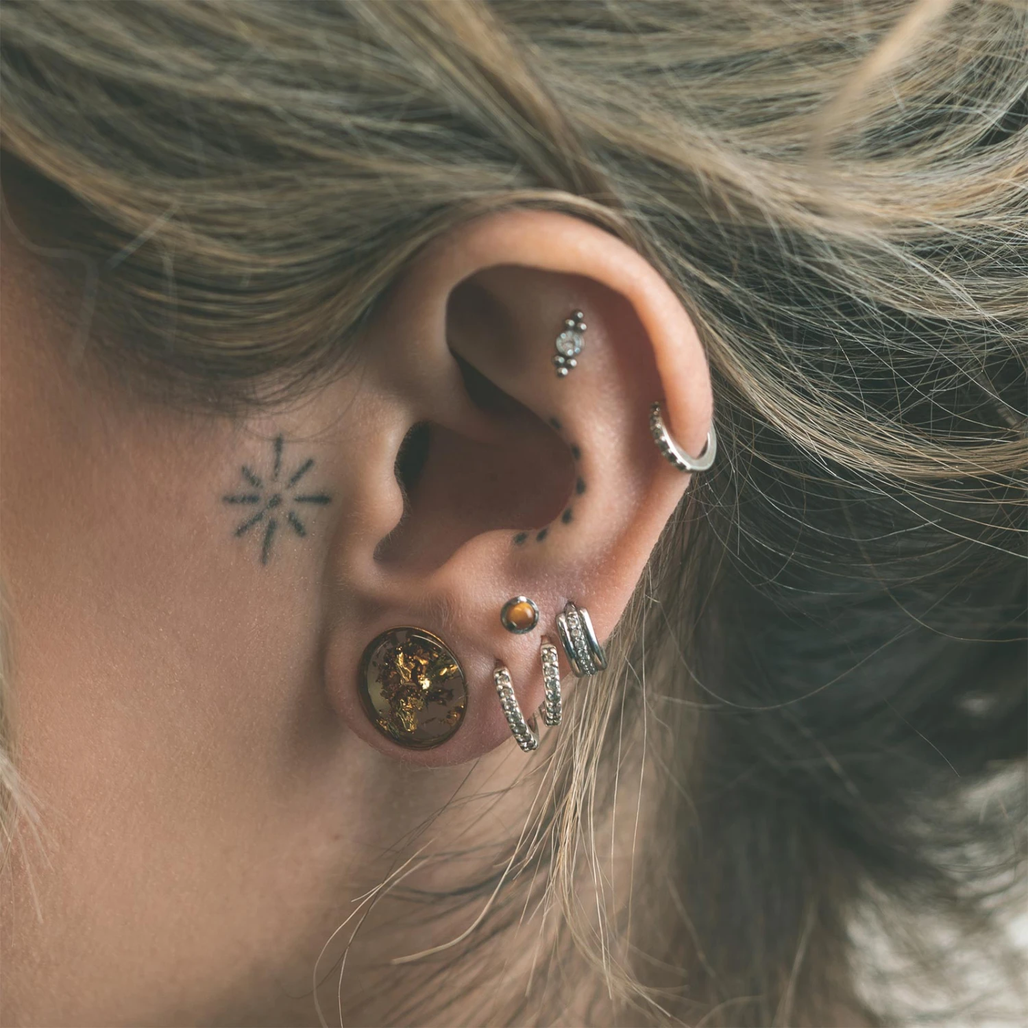 Golden Flake Double Flare PVD Plug 4 Golden Flake Double Flare PVD Plug - Image 2