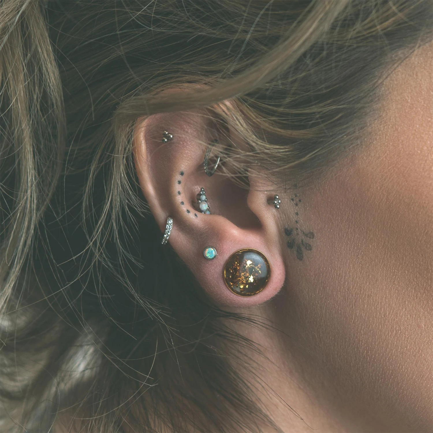 Golden Flake Double Flare PVD Plug 5 Golden Flake Double Flare PVD Plug - Image 3