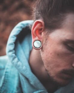 Horn Double Flare Plug With MOP Inlay -Stretch It Body Jewellery horn double flare plug with mop inlay model shot close up