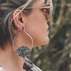 Lotus Chain Antique Silver Plug Hoops -Stretch It Body Jewellery lotus chain antique silver plug hoops model shot close up