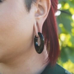 Oval Black PVD Magnetic Ear Weight -Stretch It Body Jewellery oval black pvd magnetic ear weight model shot close up