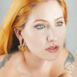 Punk Vintage Heart Gold PVD Ear Weight -Stretch It Body Jewellery punk vintage heart gold pvd ear weight model shot da5dbe74 c3af 4e35 ad9f 8f1c912bd728