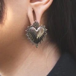 Punk Vintage Heart Surgical Steel Ear Weight -Stretch It Body Jewellery punk vintage heart surgical steel ear weight model shot close up
