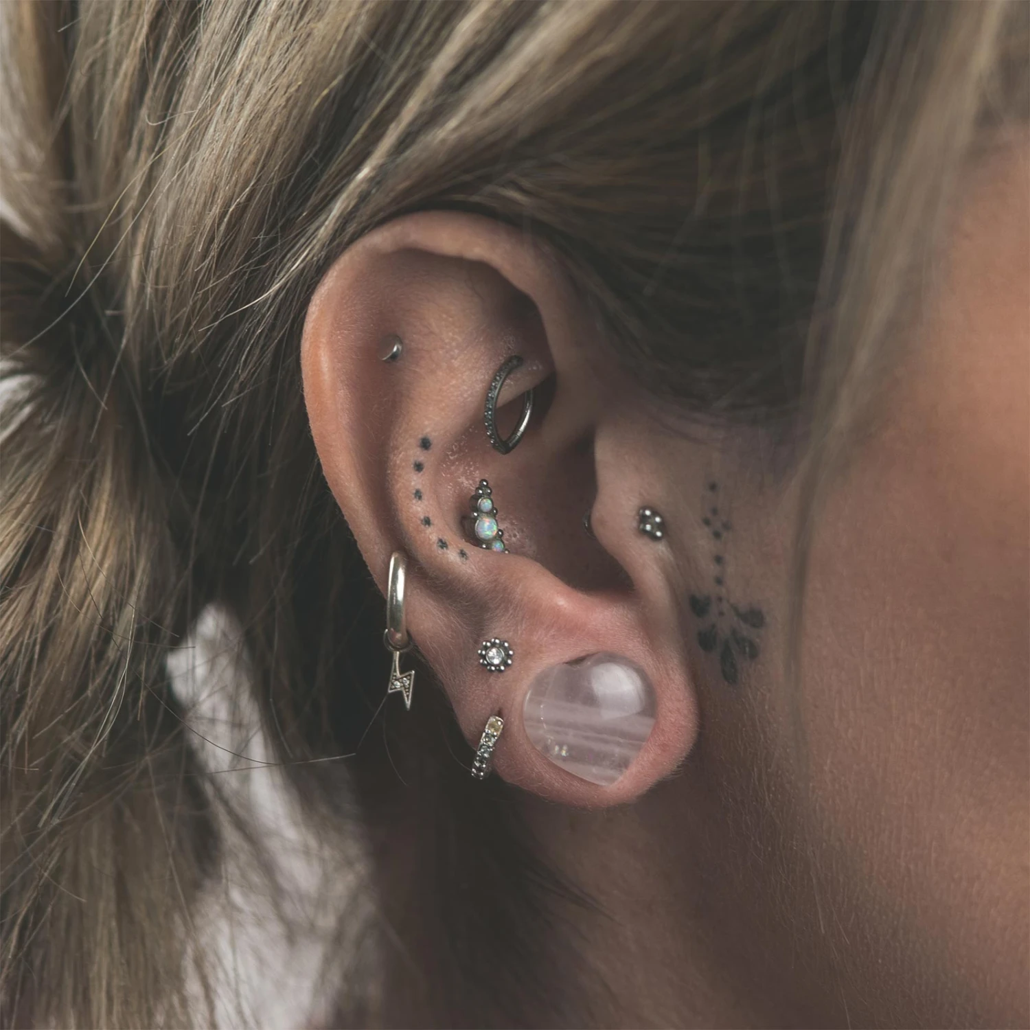 Rose Quartz Heart Shaped Double Flare Stone Plug 4 Rose Quartz Heart Shaped Double Flare Stone Plug - Image 2