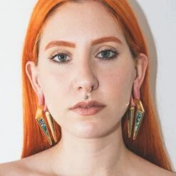 Simple Teardrop Gold PVD Titanium Septum Clicker Ring -Stretch It Body Jewellery simple teardrop gold pvd titanium septum clicker ring model shot