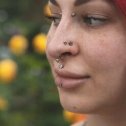 Simple Teardrop Titanium Septum Clicker Ring -Stretch It Body Jewellery simple teardrop titanium septum clicker ring model shot