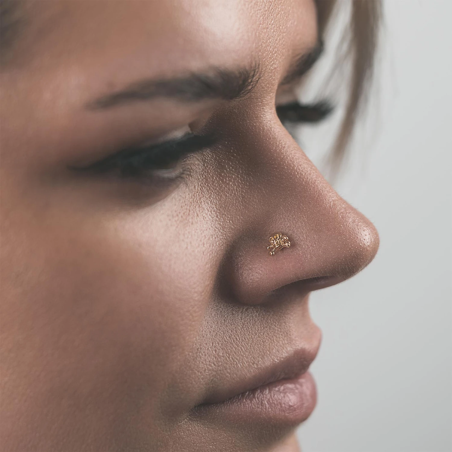 Skull & Crossbones 18k Gold Plated Threadless Top 5 Skull & Crossbones 18k Gold Plated Threadless Top - Image 3