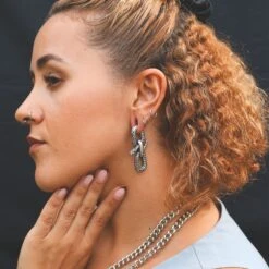 Snake Cable Chain Surgical Steel Magnetic Ear Weight -Stretch It Body Jewellery snake cable chain surgical steel magnetic ear weight model shot side shot