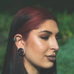 Snake Pattern White Brass Ear Cuff -Stretch It Body Jewellery snake pattern white brass ea cuff model shot