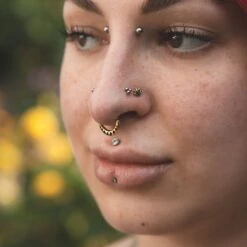 Sunrise Brass Seamless Septum Ring -Stretch It Body Jewellery sunrise brass seamless septum ring model shot