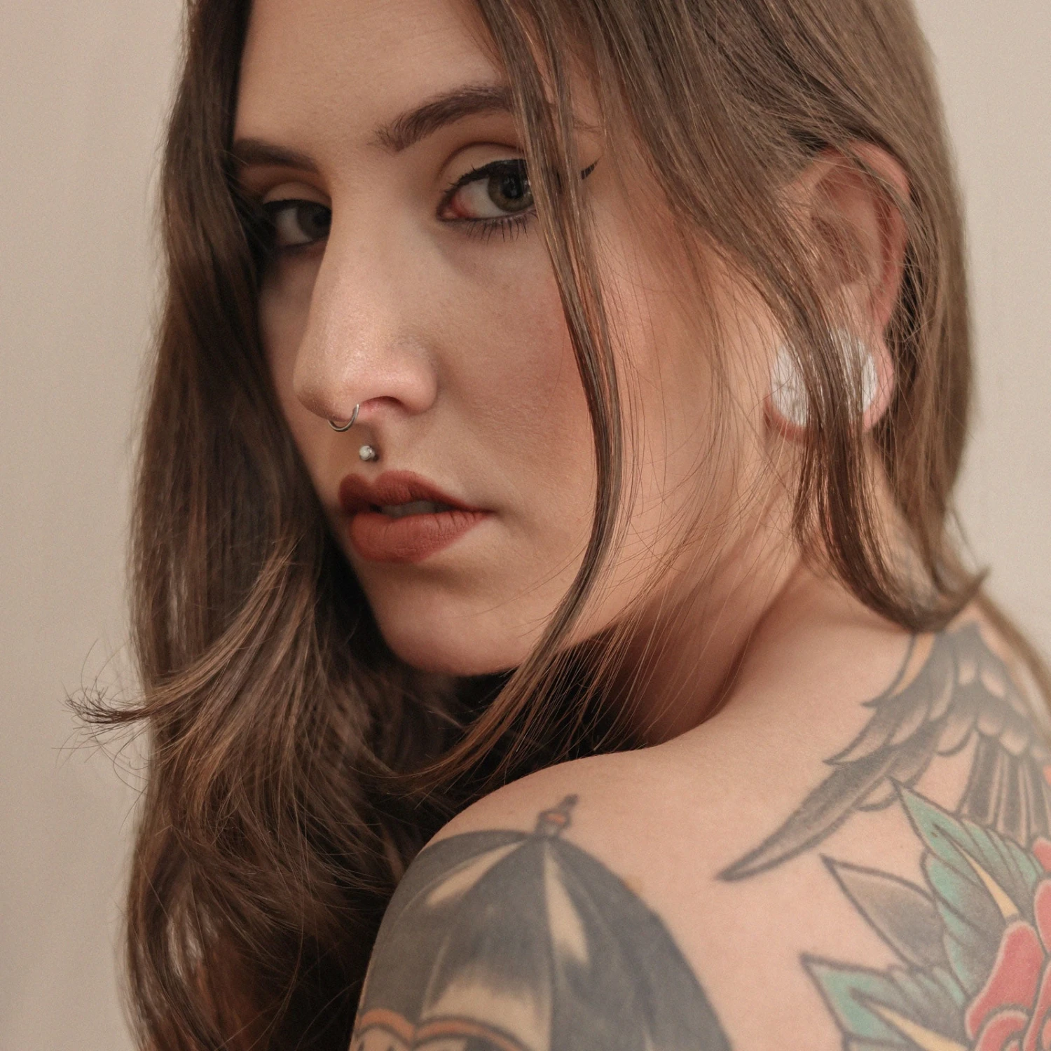 Three Prong Synth White Opal & Titanium Threadless Top 4 Three Prong Synth White Opal & Titanium Threadless Top - Image 2