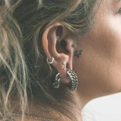 Twisted Chain Link Surgical Steel Ear Weight -Stretch It Body Jewellery twisted chain link surgical steel ear weight model shot close up