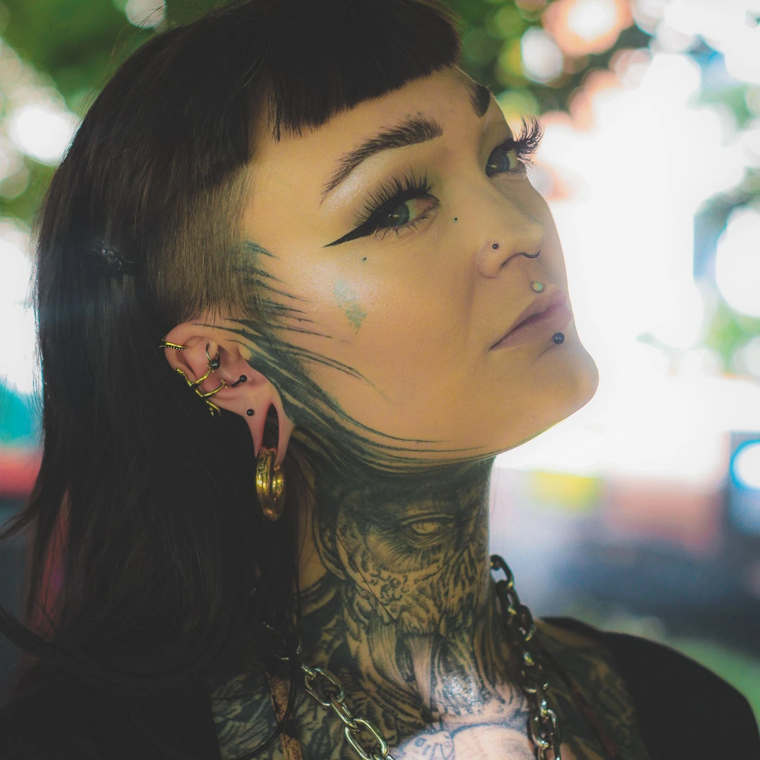 V Shape Dots Brass Ear Cuff 4 V Shape Dots Brass Ear Cuff - Image 2